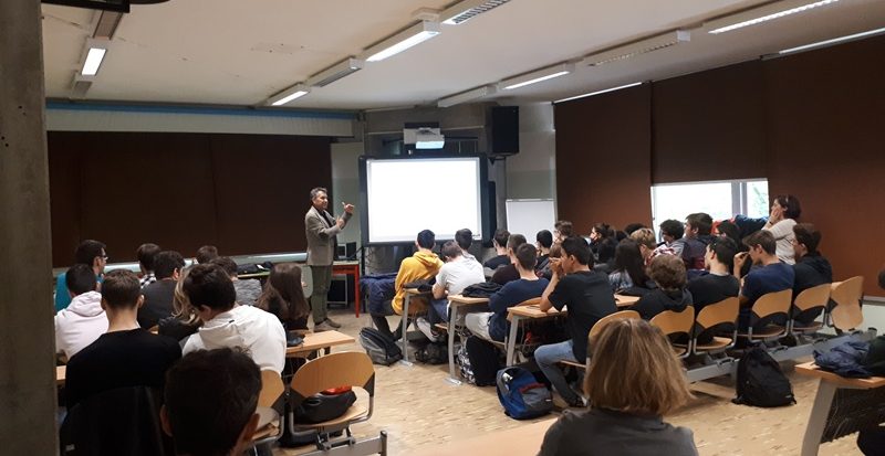 Scuola e competenze. Primo incontro con gli studenti del Copernico Carpeggiani.