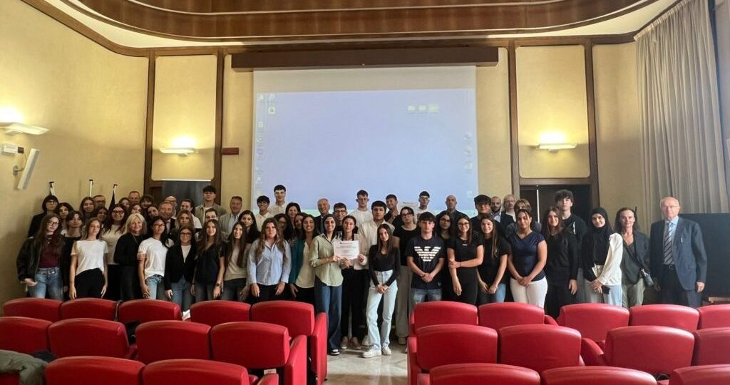 Premiazione-Scuole-Ferrara-24.09.25-Gruppo-1024×768